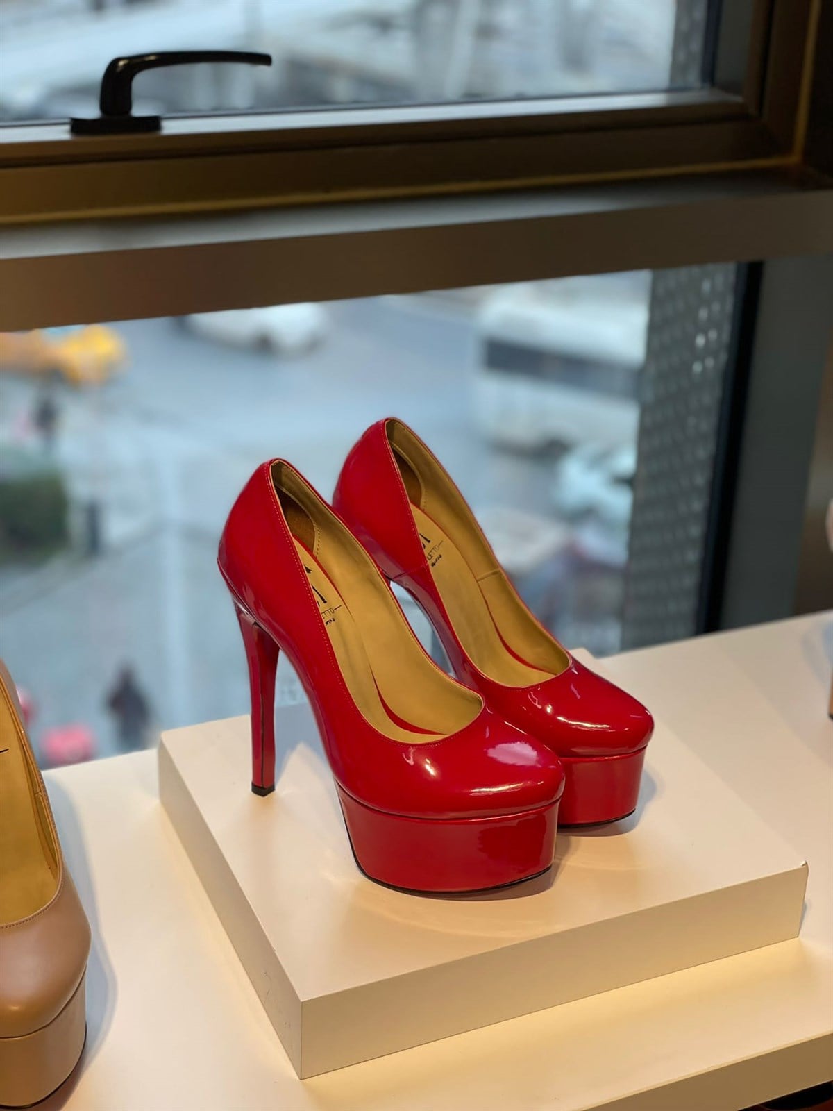 Ellie Kırmızı Rugan 15 cm Platform Topuklu Ayakkabı 