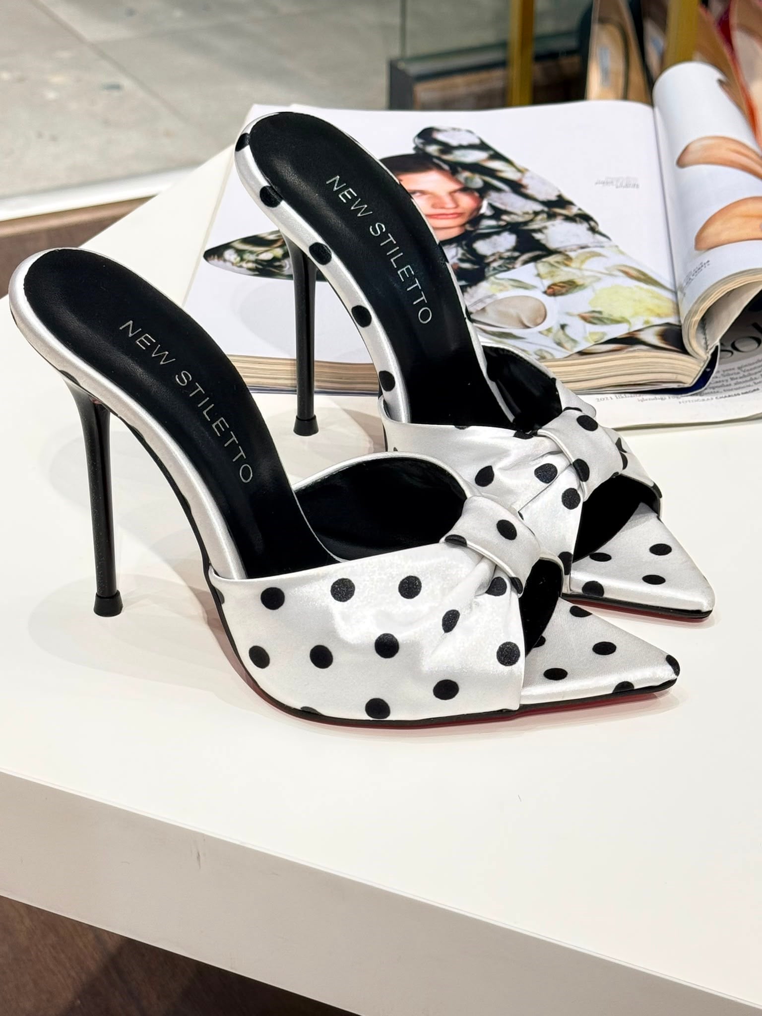 Ponny Beyaz Saten 12 cm Terlik