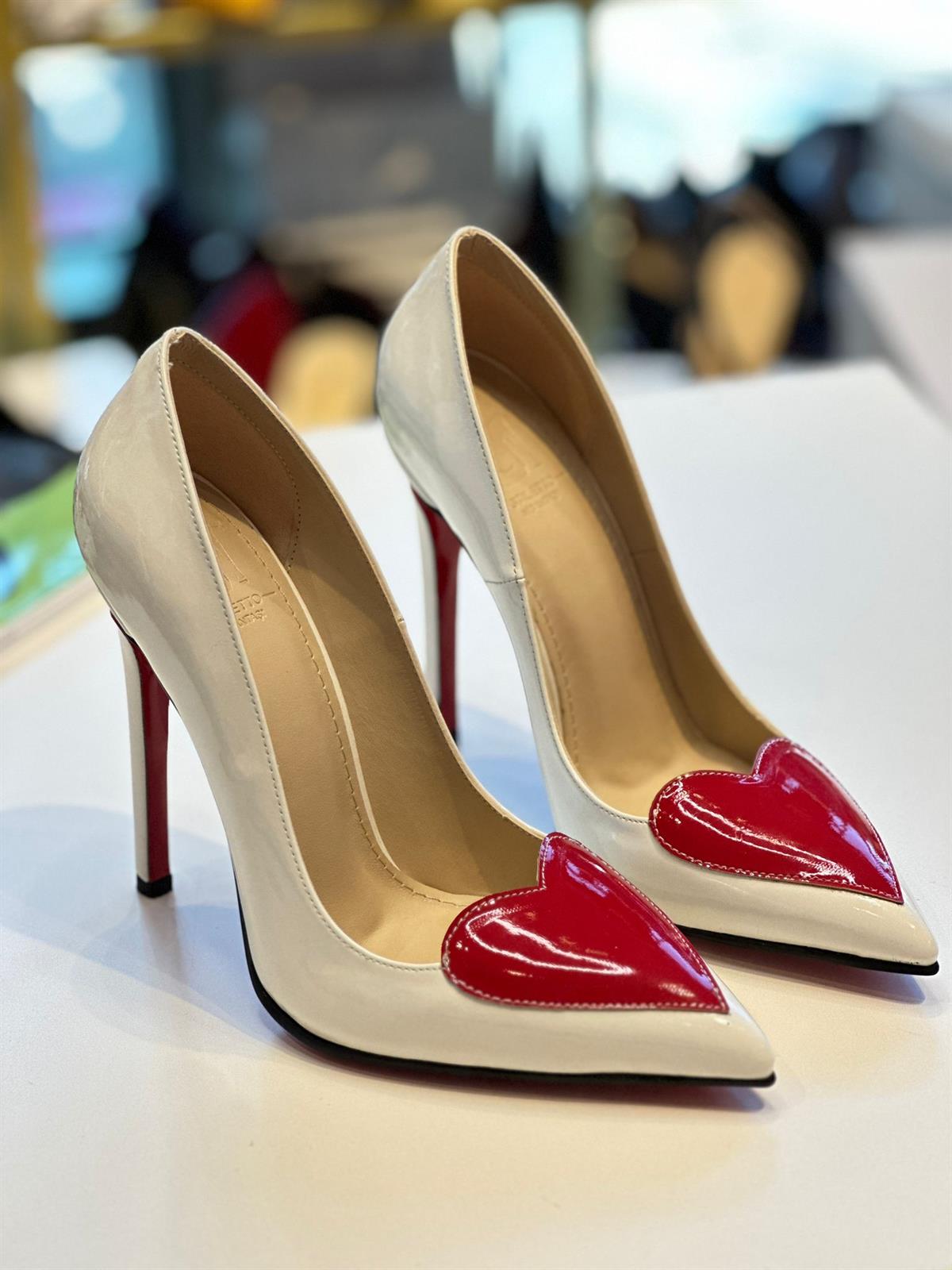 Heart Beyaz Rugan 12 cm Stiletto 