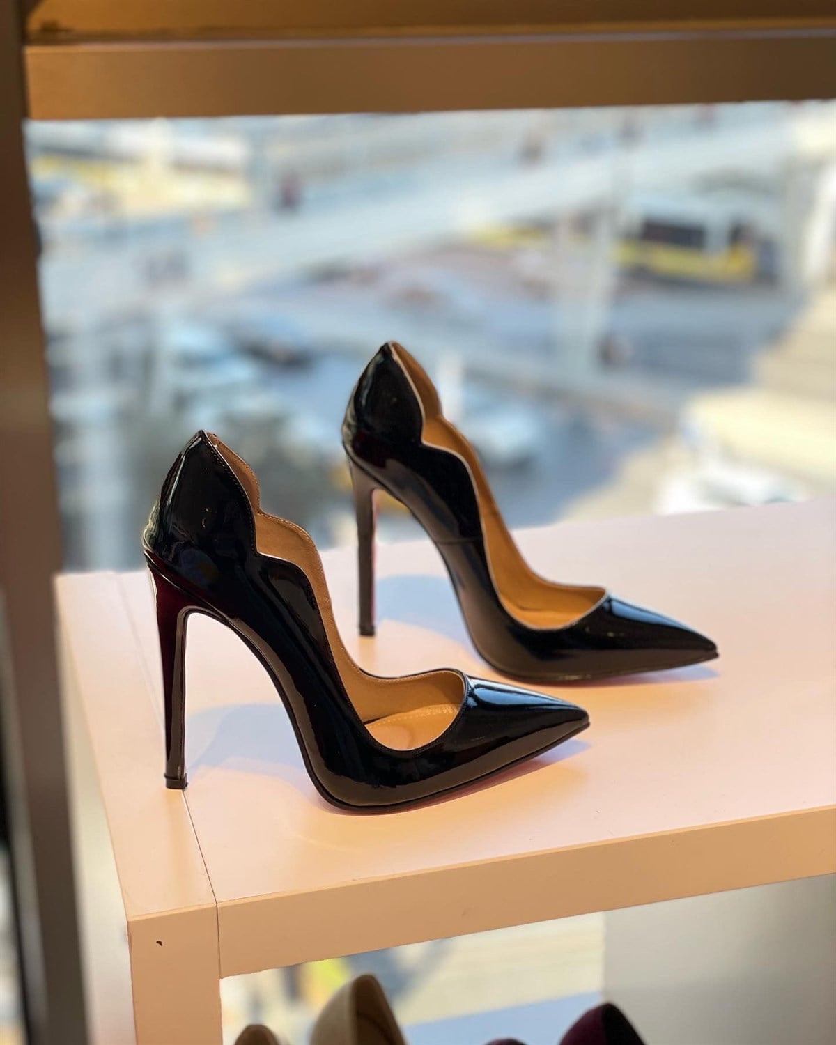 Hella Siyah Rugan 12 cm Stiletto