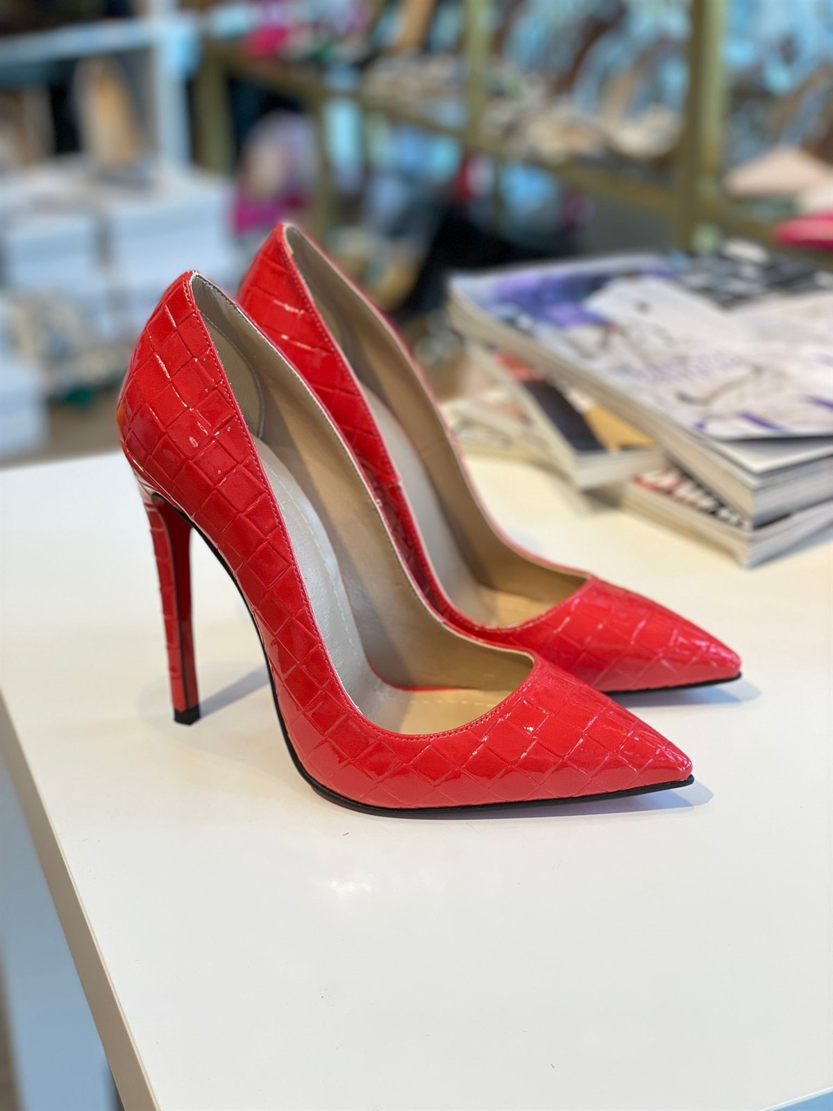 İndila Kırmızı Rugan 12 cm Stiletto 
