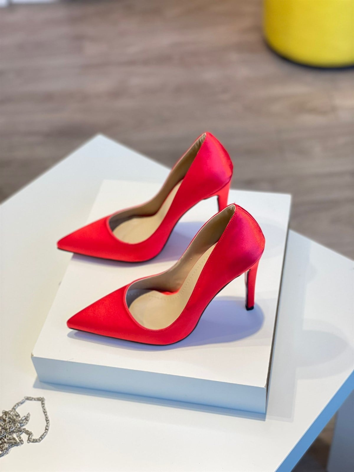 Julue Kırmızı Saten 10 cm Stiletto 