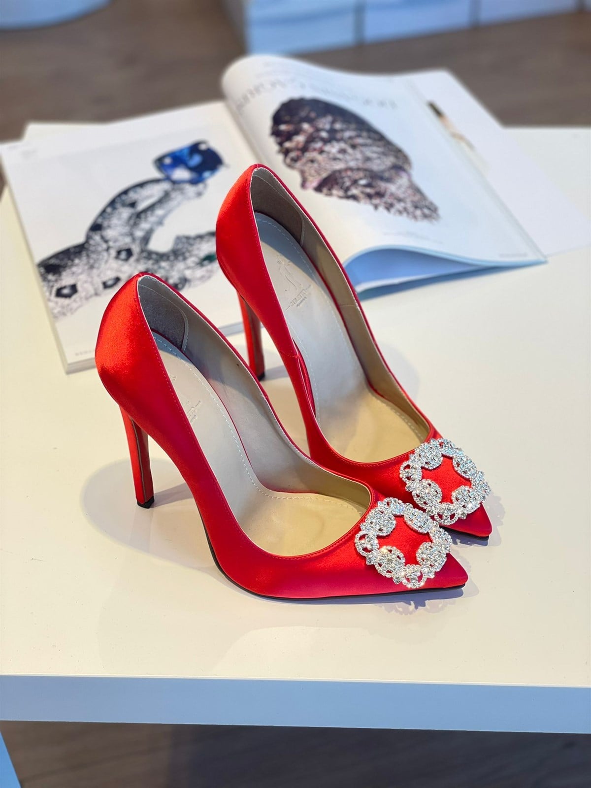 Mellie Kırmızı Saten Taş Detay 12 cm Stiletto 