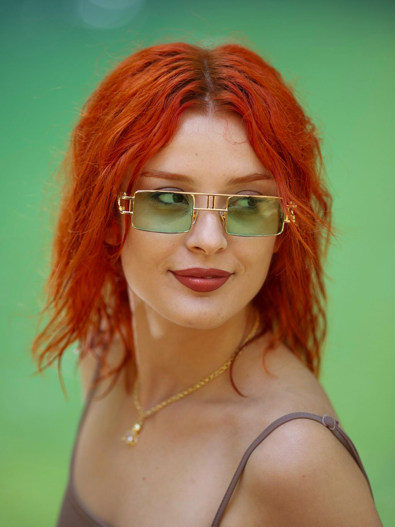 Dikdörtgen Gold Çerçeve Yeşil Cam Retro Kadın Güneş Gözlüğü