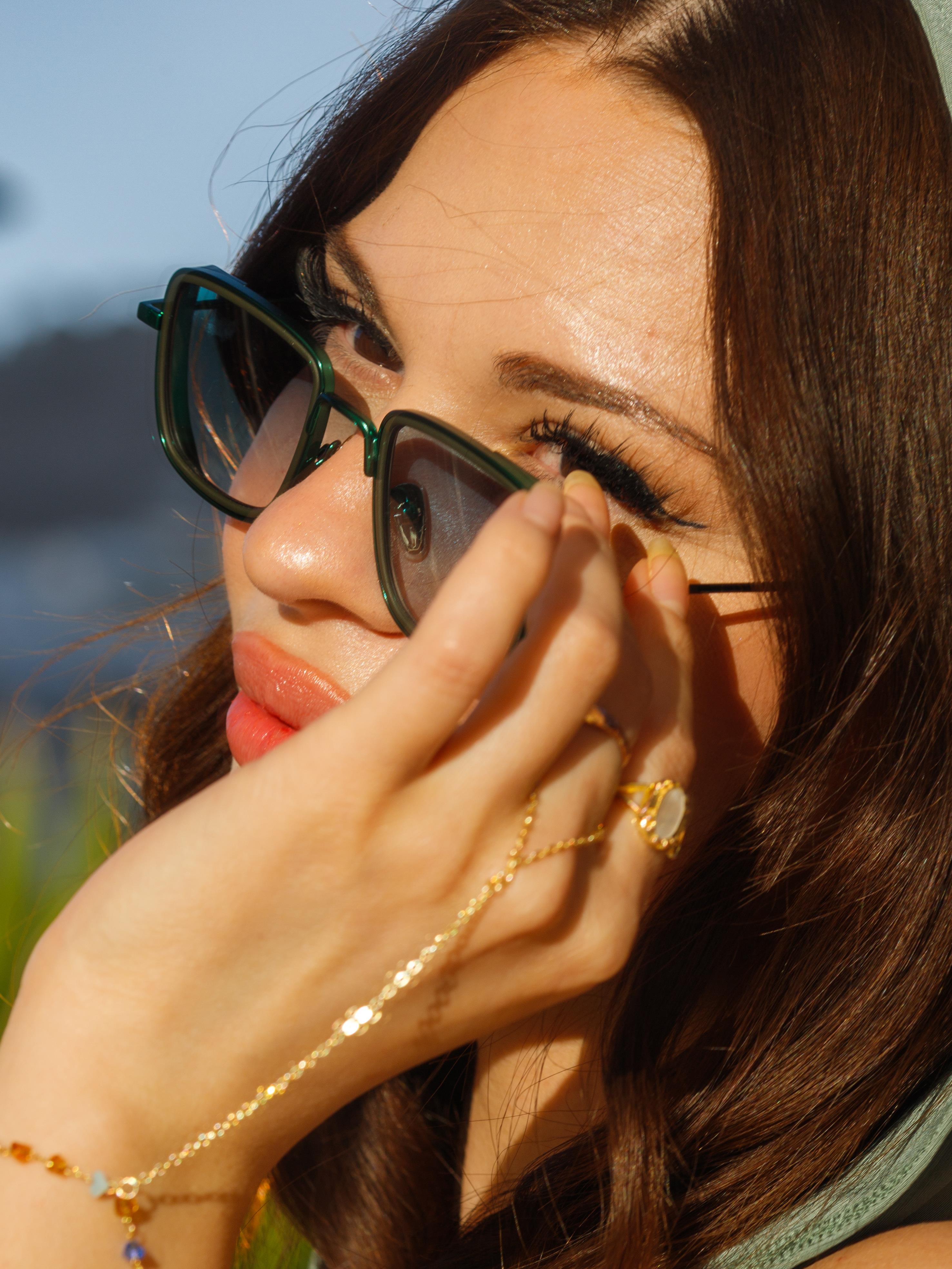 Small Kare Yeşil Çerçeve Yeşil Cam Minimal Güneş Gözlüğü Yüksek Kalite CE Belgesi