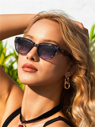 Geometrik Tasarım Gri Kemik Çerçeve Mor Cam Kadın Güneş Gözlüğü CE Belgeli UV400 Koruma