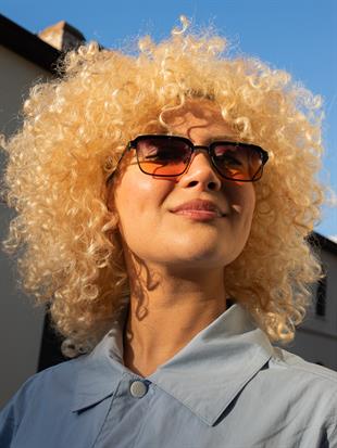 Kare Tasarım Sarı Siyah Cam Siyah Çerçeve Kadın Güneş Gözlüğü