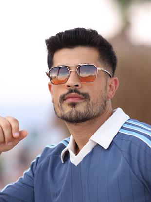 Köşegen Tasarım Gold Leopar Çerçeve Siyah Degrade Cam Kadın Güneş Gözlüğü