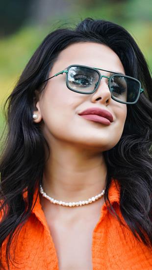 Yeşil Dikdörtgen Unisex Model Güneş Gözlüğü AE2032C9