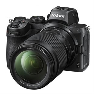 Nikon Z5 +24-200mm Lens Kit