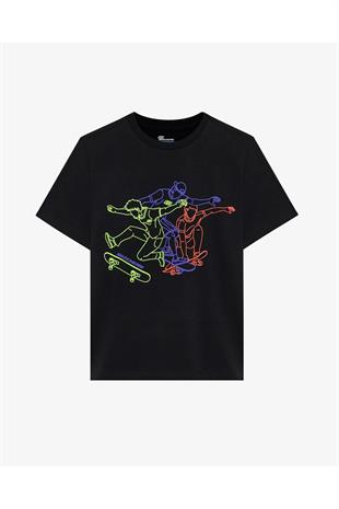 Skechers SK242068-001 B Graphic Tee Loose Fit Erkek Çocuk Spor Tişört