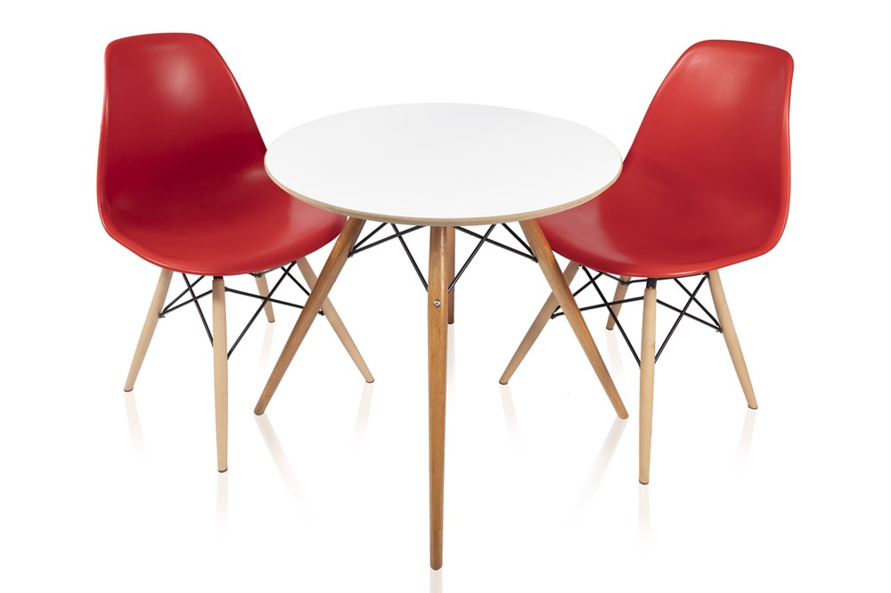Yuvarlak Ahşap Ayaklı Ahşap Masa ve 2 adet Kırmızı Eames Sandalye Takımı