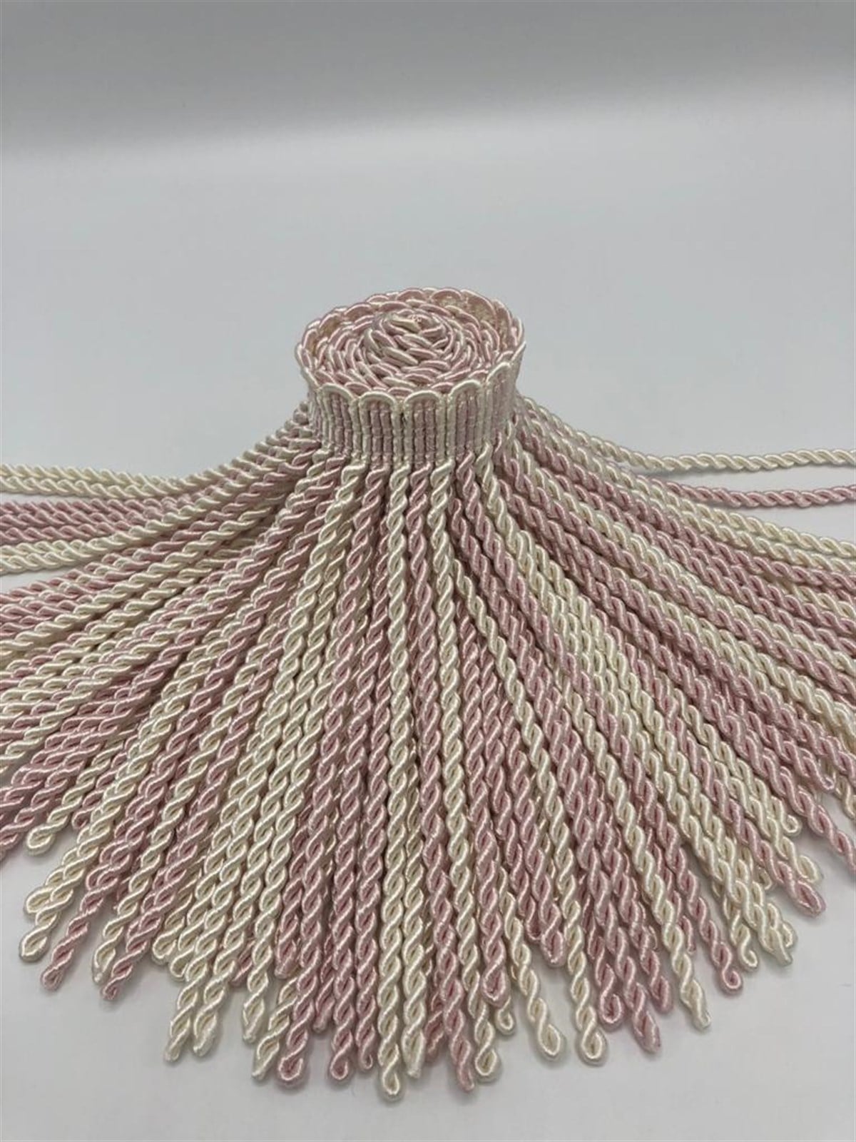 Pudra & Krem Renk Bulyon Saçak (15cm)