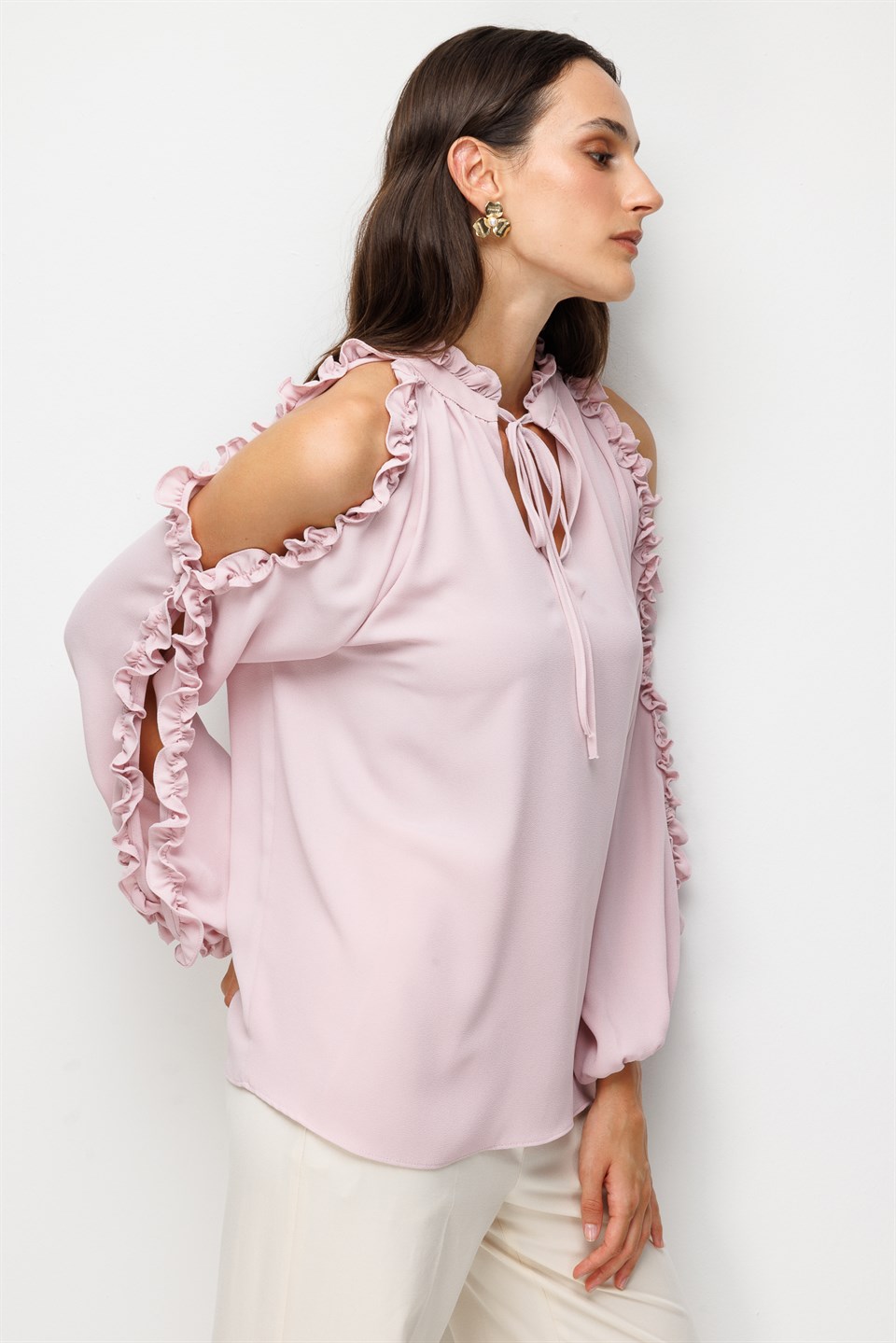 Halter Yaka Fırfır Detaylı Bluz PUDRA