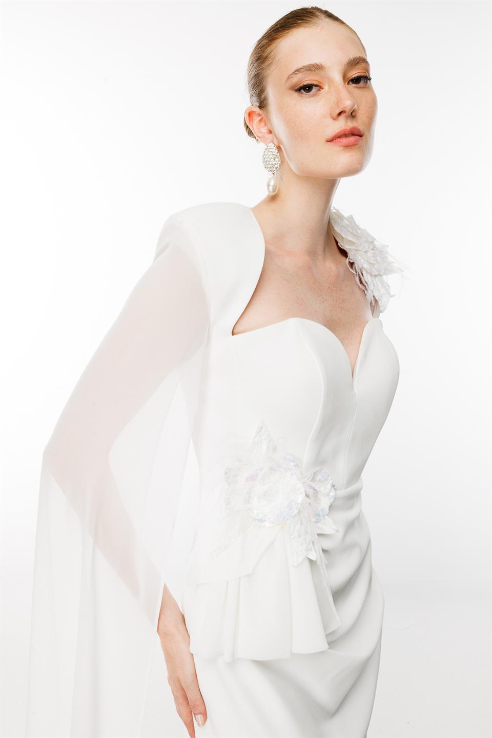 Omuz Ve Bel Çiçek Aksesuar Detaylı Pelerin Kol Ekru Abiye