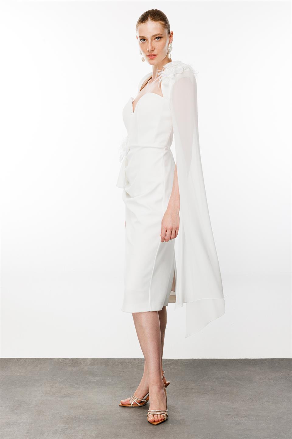 Omuz Ve Bel Çiçek Aksesuar Detaylı Pelerin Kol Ekru Abiye