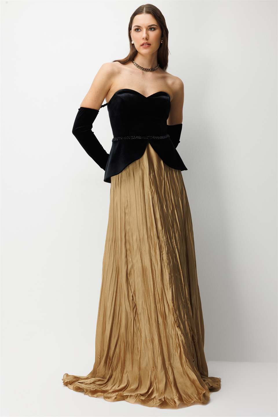 Straplez Peplum Detaylı ve Entegre Eldivenli Maxi  GOLD