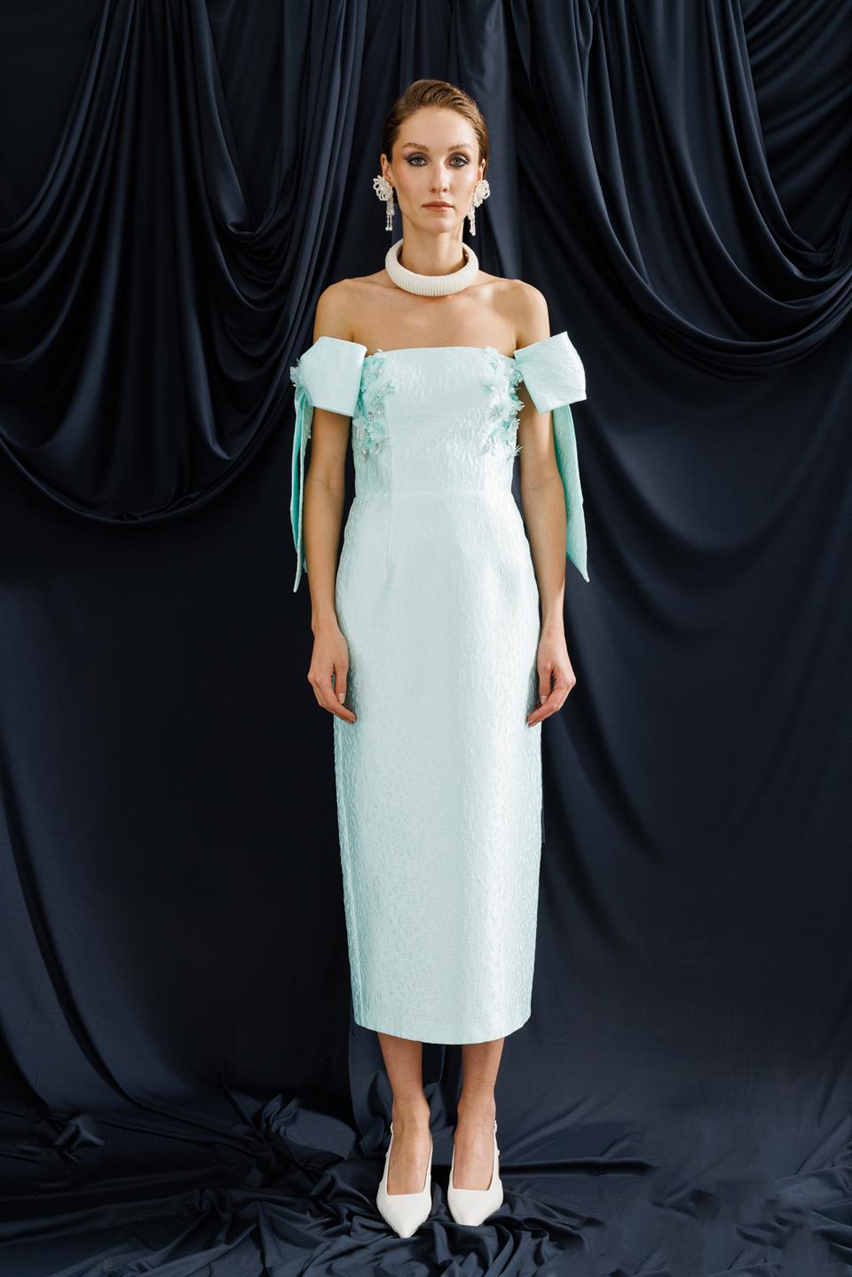 Su Yeşili Arka Yırtmaç Kolları Fiyonk Detaylı Straplez Abiye