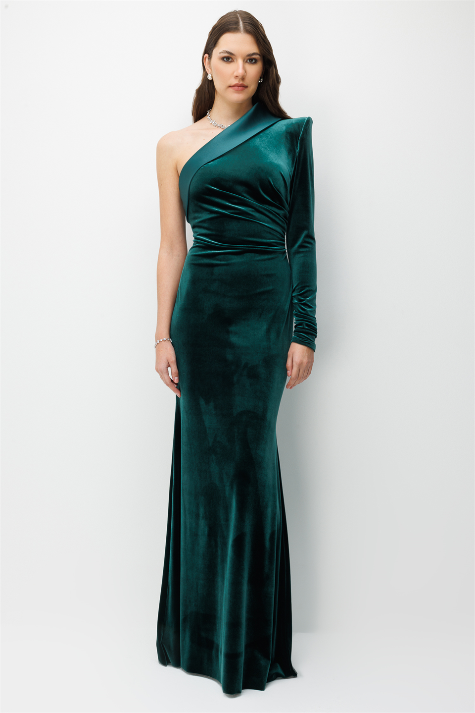 Tek Omuz Asimetrik Detaylı Kadife Maxi Elbisesi  YEŞİL
