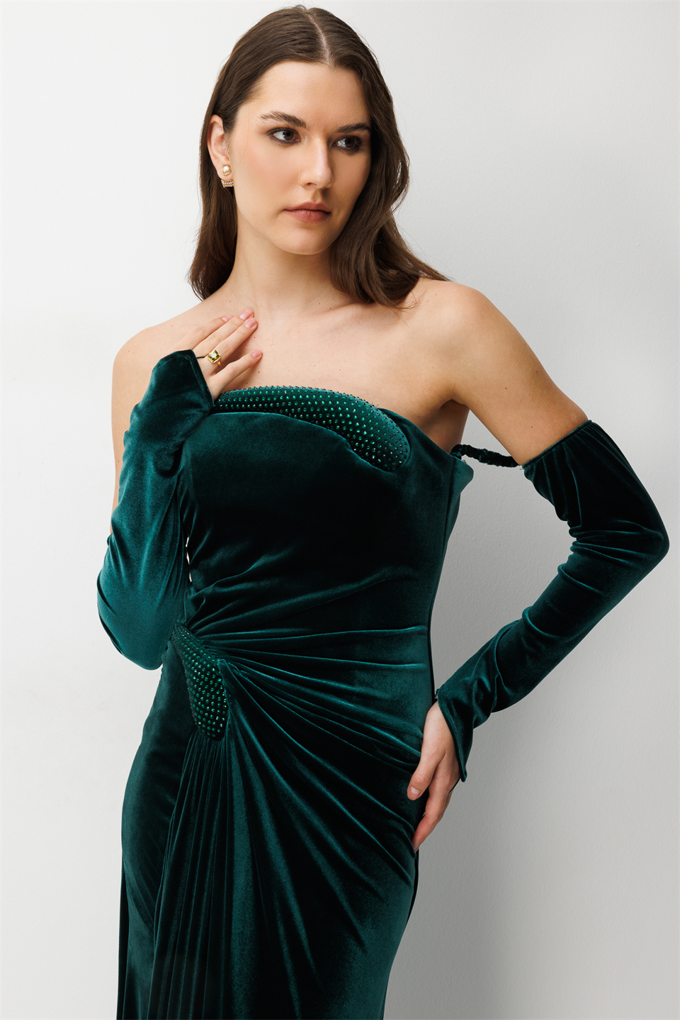 Kadife Taş İşlemeli Yırtmaçlı Gece Elbisesi  YEŞİL