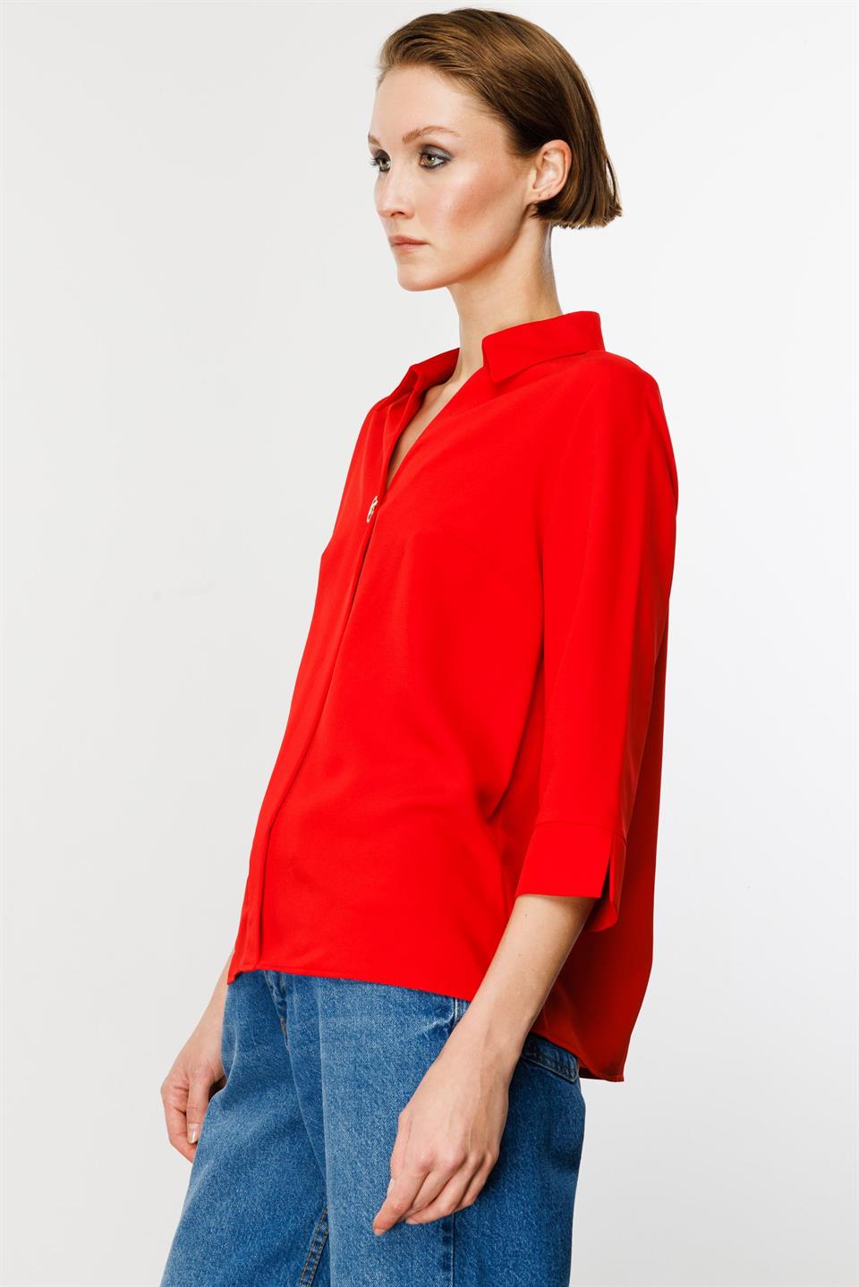 Aksesuar Detaylı Bluz KIRMIZI