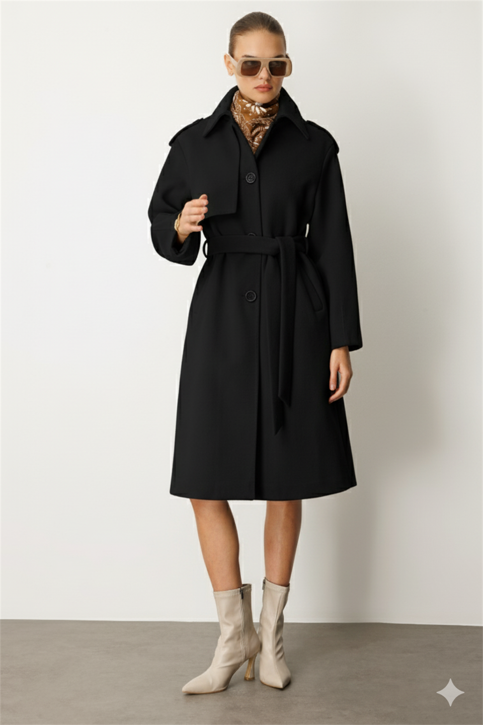 Epaulette Detailed Collar Pieced Cashmere Coat BLACK