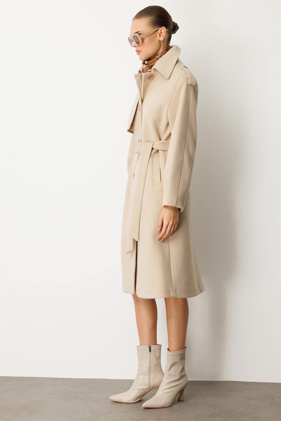 Apolet Detaylı Yaka Parçalı Kaşe Kaban BEJ