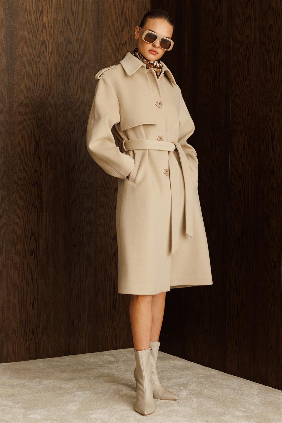 Apolet Detaylı Yaka Parçalı Kaşe Kaban BEJ