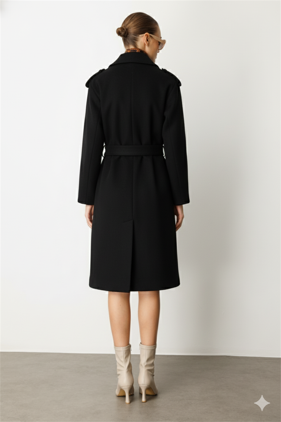Epaulette Detailed Collar Pieced Cashmere Coat BLACK