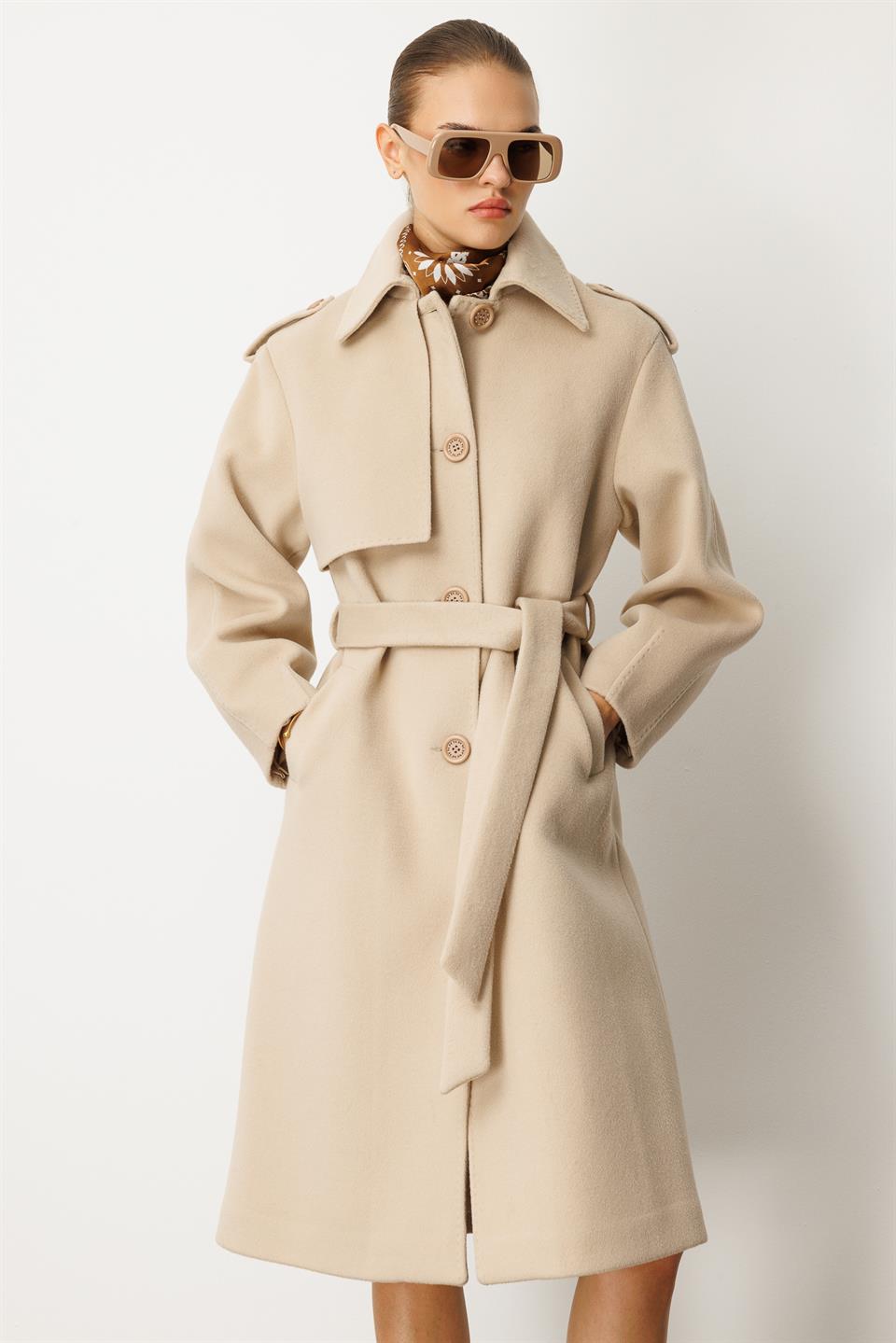 Apolet Detaylı Yaka Parçalı Kaşe Kaban BEJ