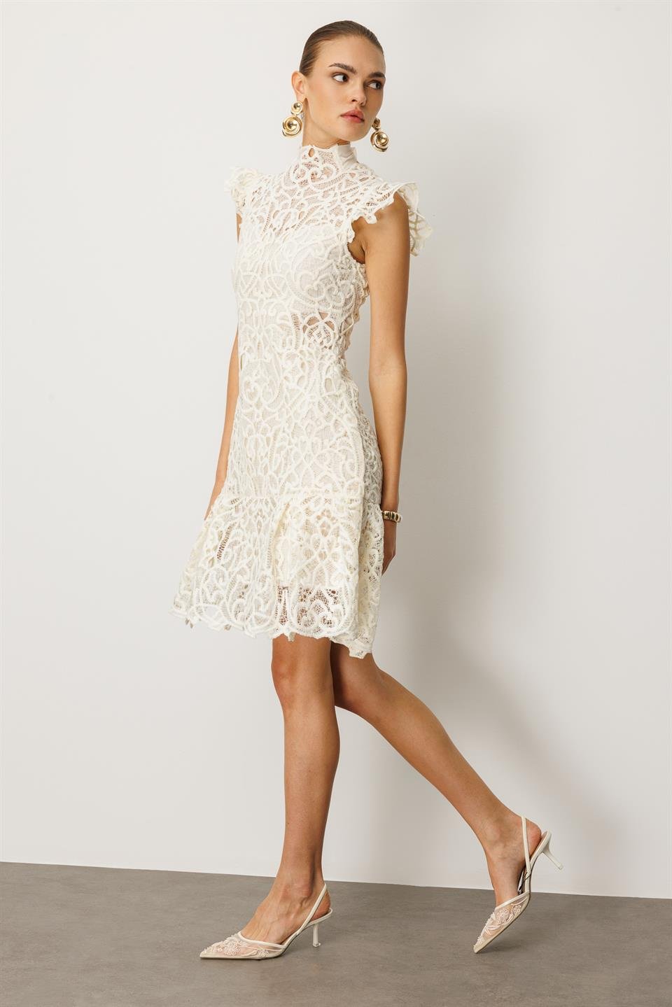 Arka Fular Detaylı Dantel Elbise EKRU