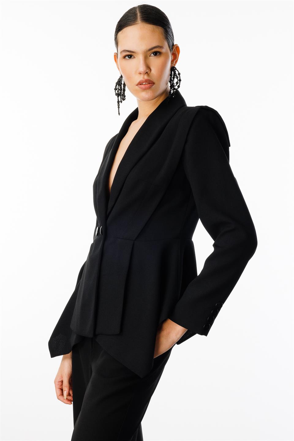 Asimetrik Kesim Pelerinli Ceket & Pantolon Takım SİYAH