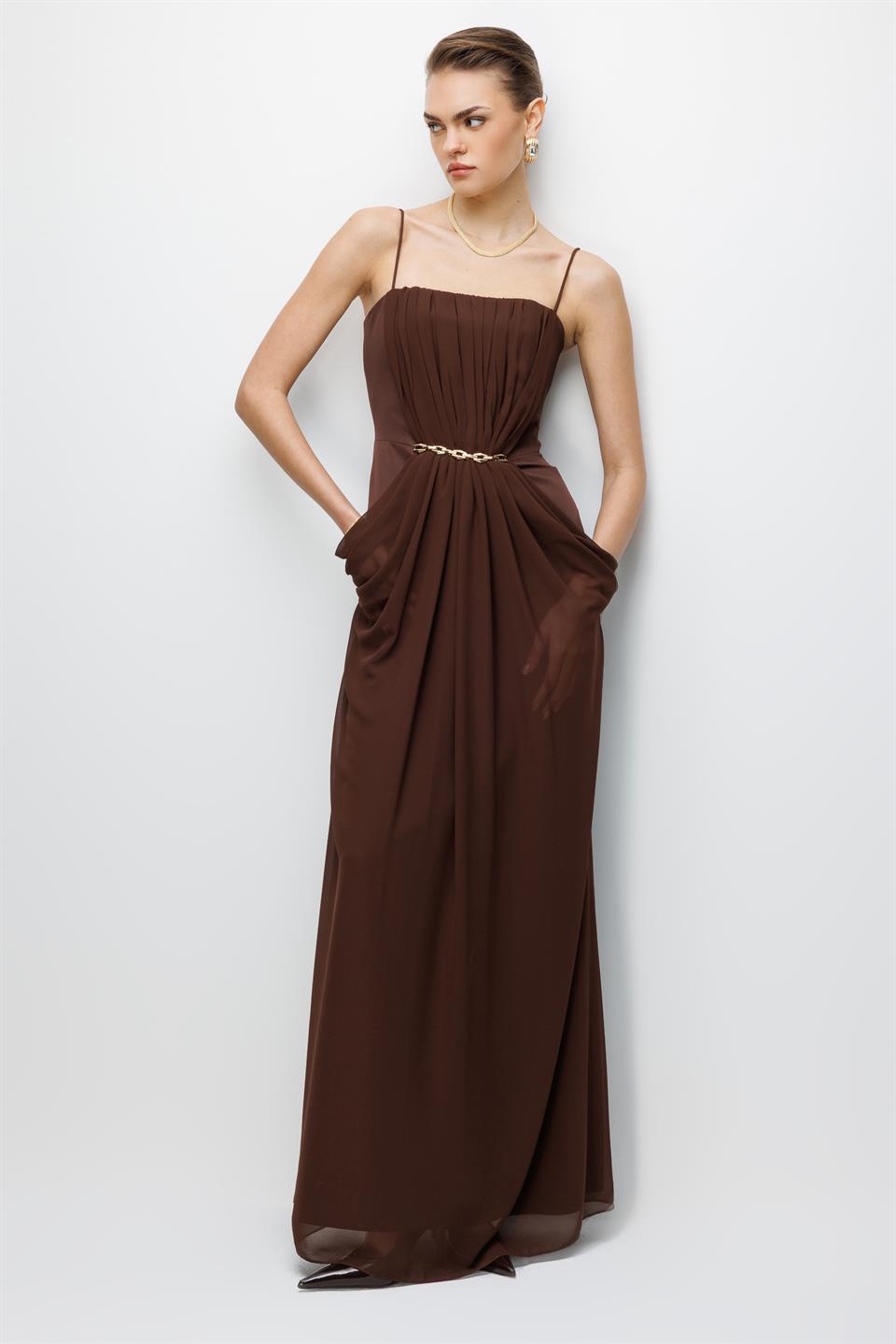 Bel Aksesuar Detaylı Drapeli Maxi Boy Elbise KAHVE