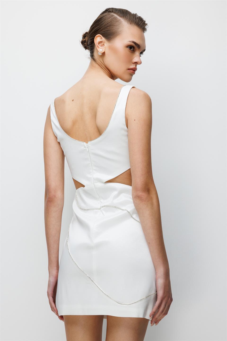 Bel Dekolte Detaylı Mini Yırtmaçlı Elbise EKRU