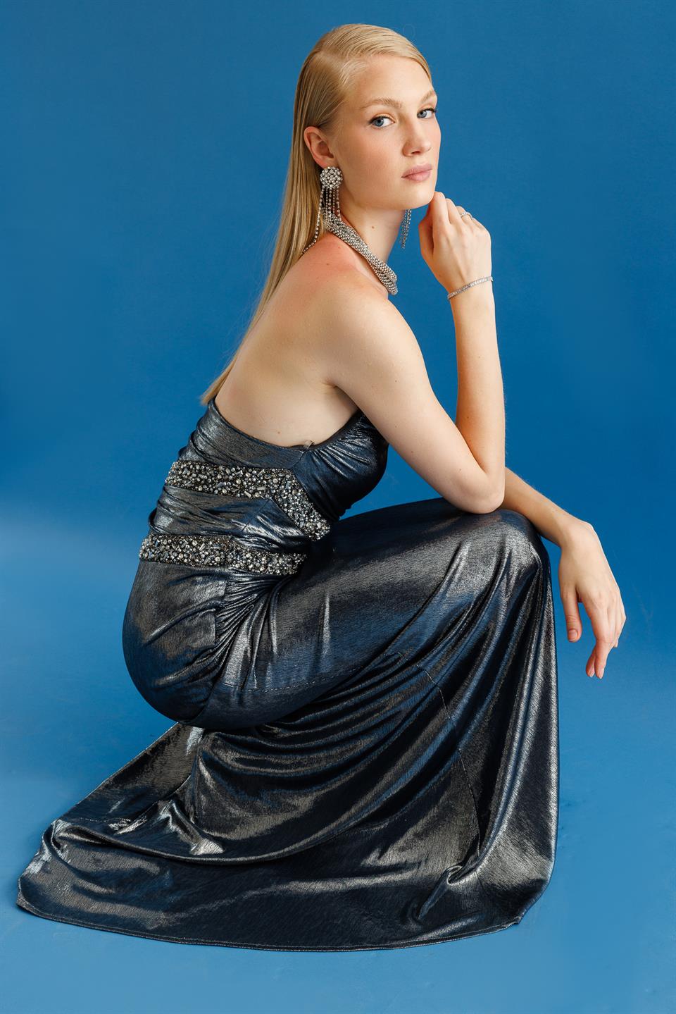 Strapless Dress with Parallel Stone Bands on Waist and Pointed Collar ANTHRACITE