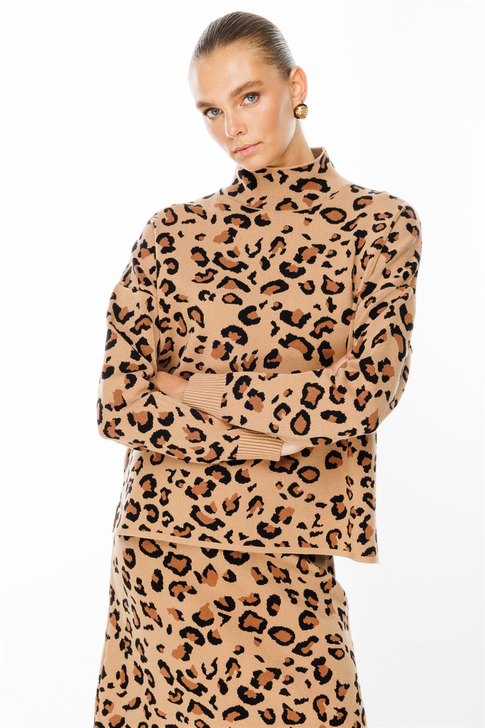 Leopar Desenli Dik Yaka Triko CAMEL