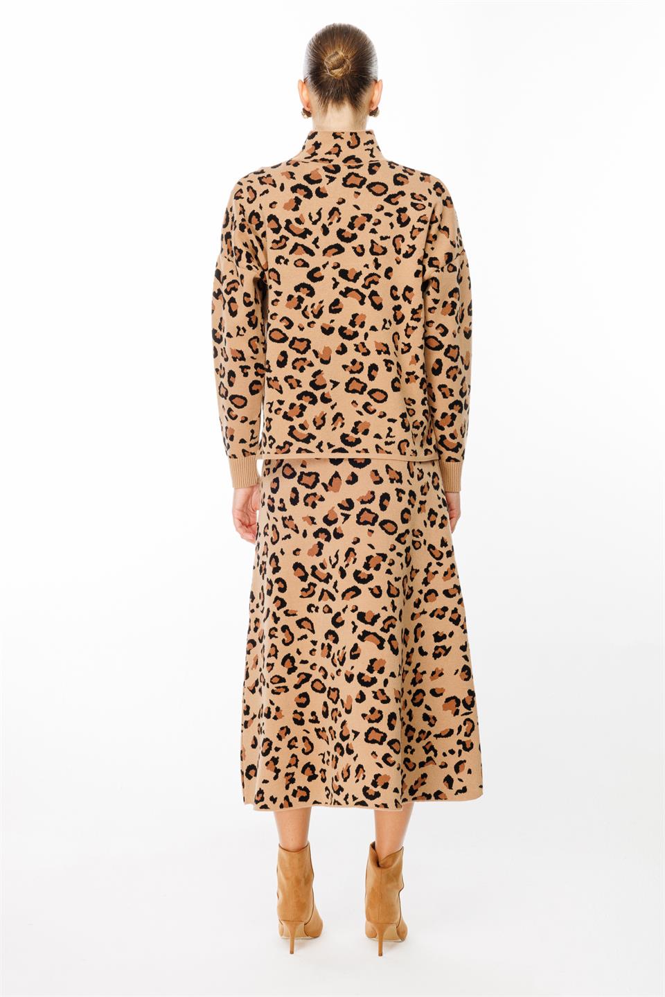 Leopar Desenli Dik Yaka Triko CAMEL