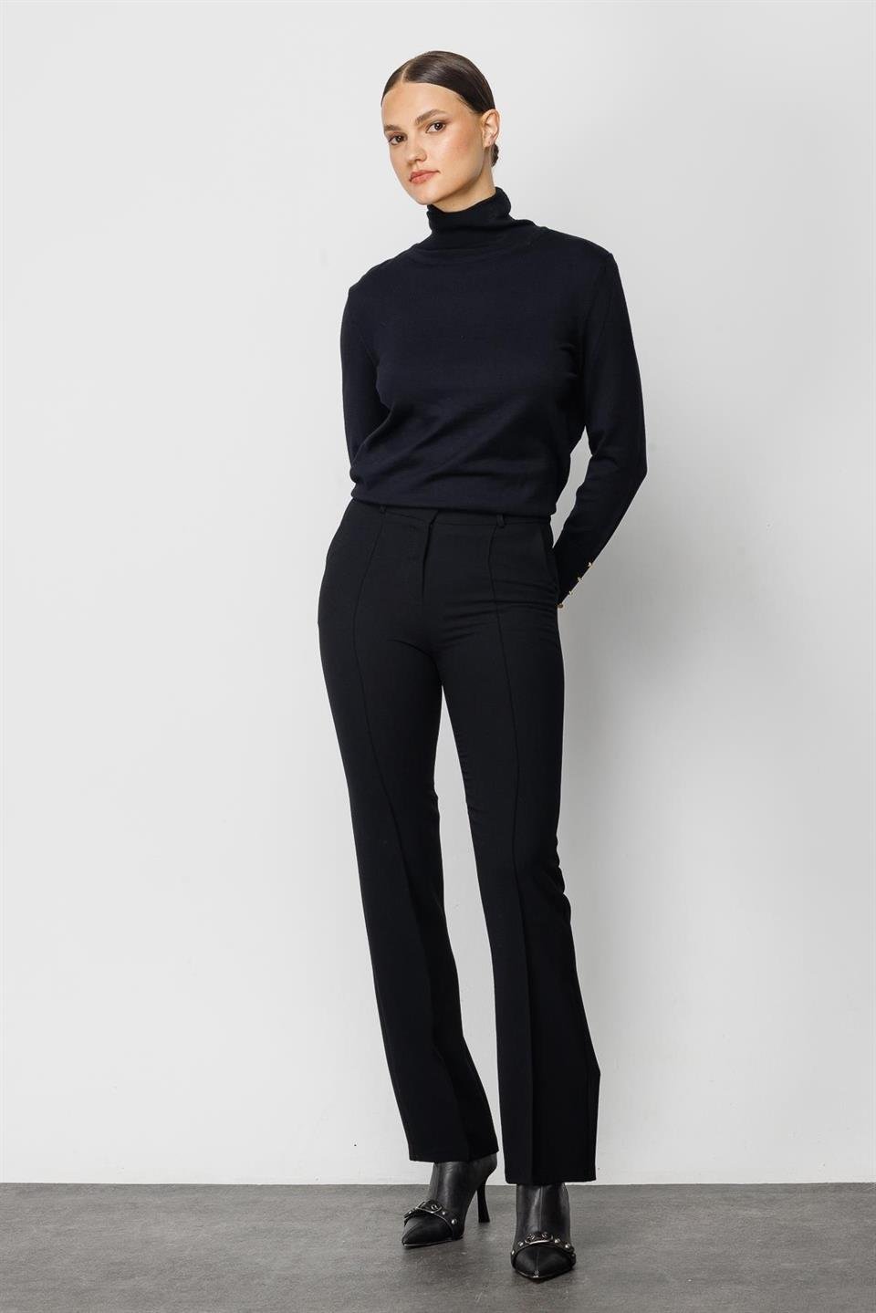 Boru Paça Düz Pantolon SİYAH