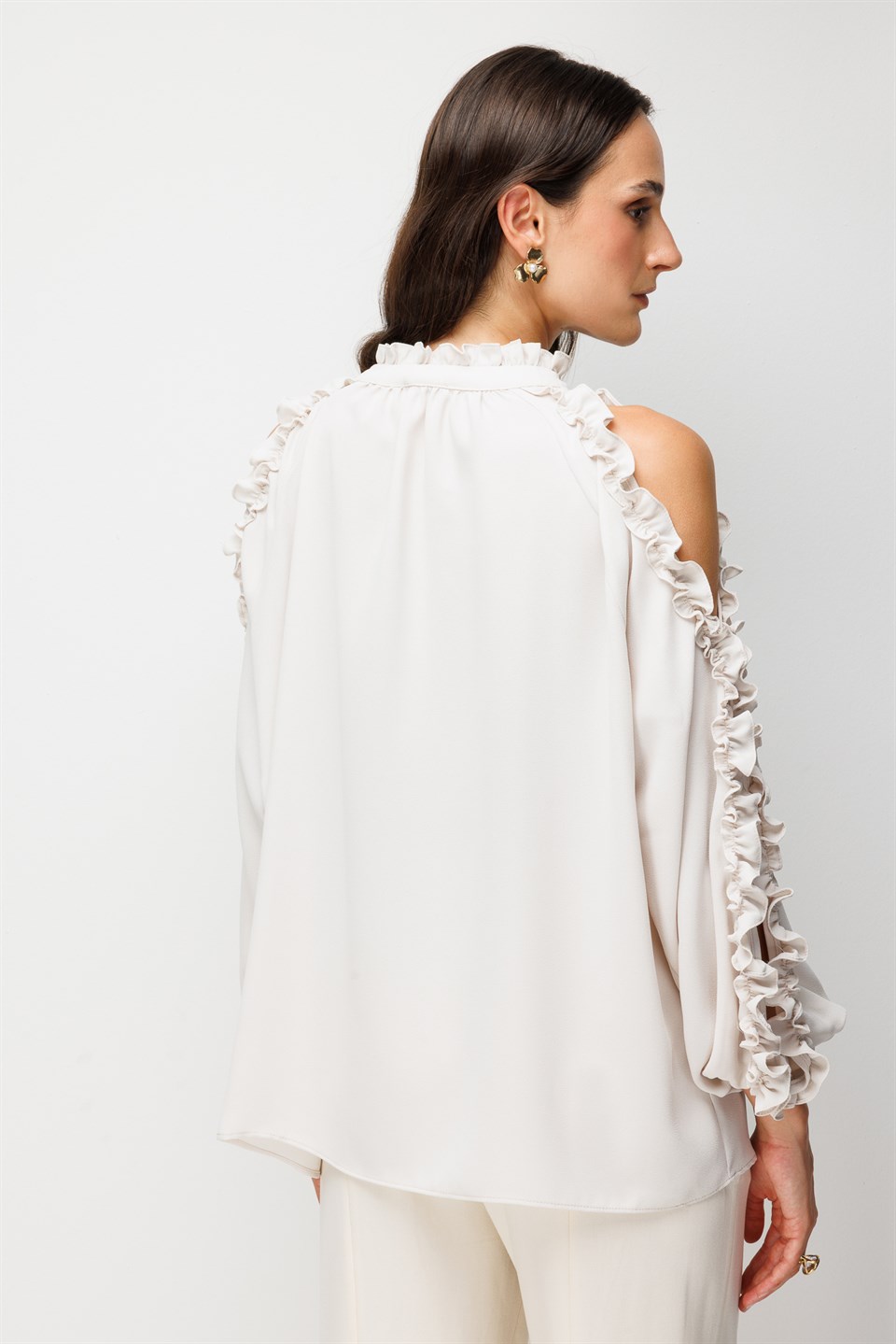 Halter Yaka Fırfır Detaylı Bluz BEJ