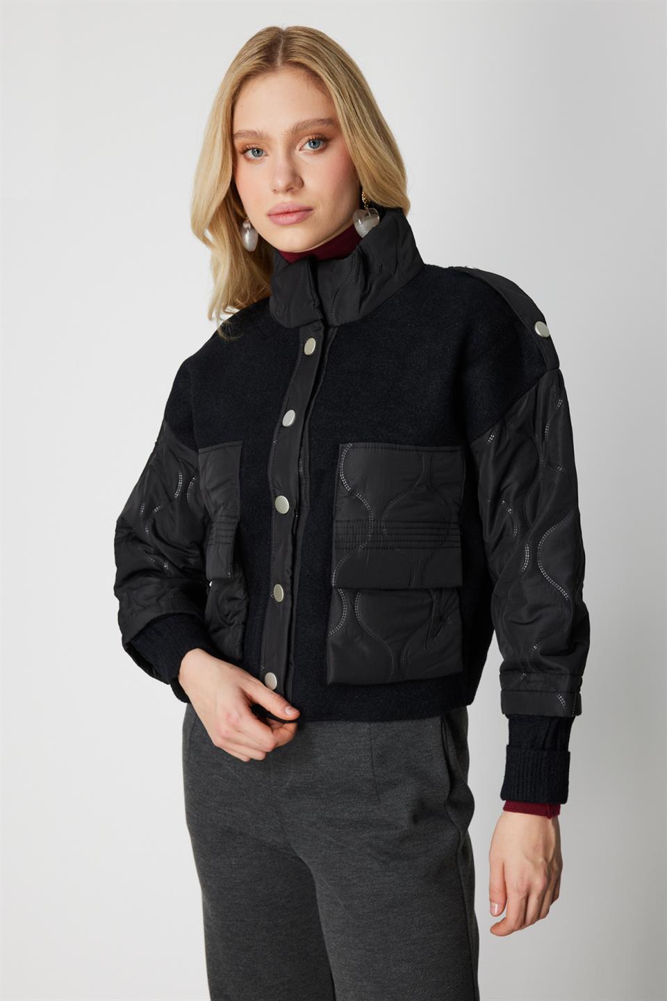 Cepleri Ve Kolları Kapitoneli Dik Yaka Mont EKRU