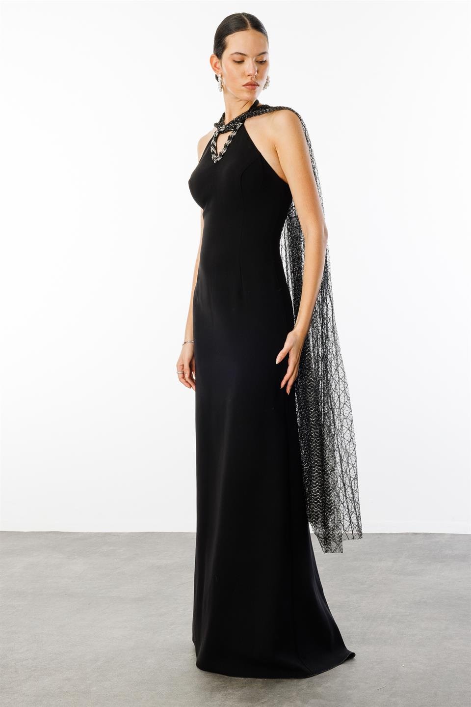 Dantel Pelerinli İşleme Detaylı Abiye Elbise SİYAH