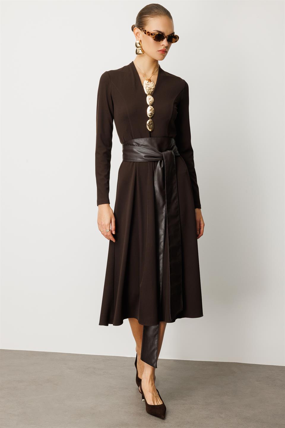 Deri Kuşaklı Örme Elbise KAHVE