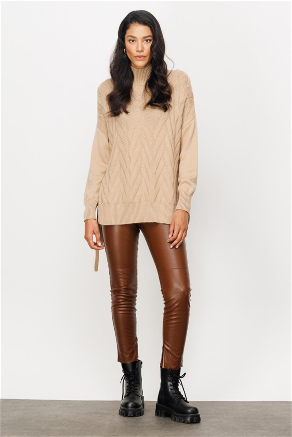 DİK YAKA YANI BAGCIKLI KAZAK VİZON