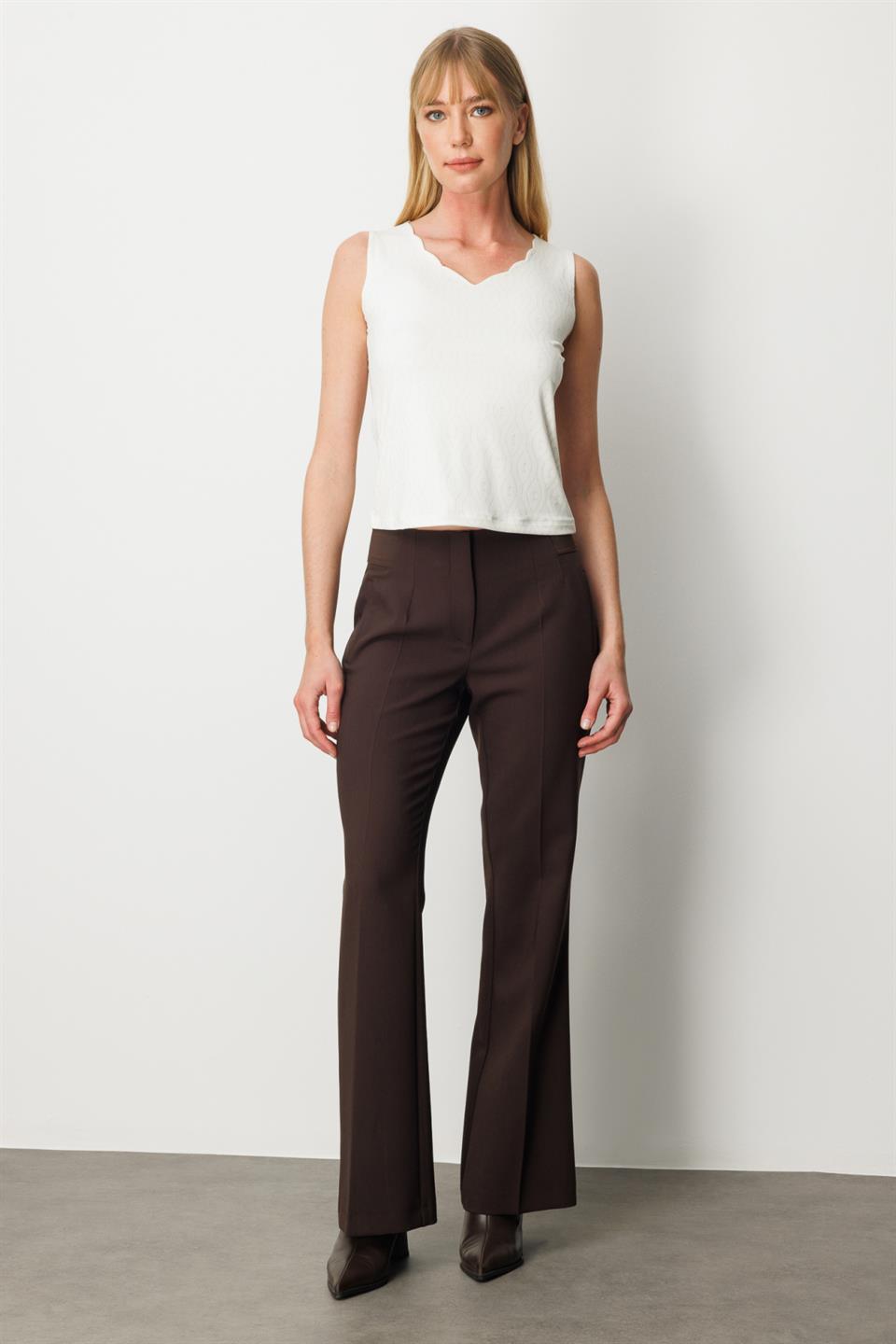 Dilim Yaka Kolsuz Bluz KREM