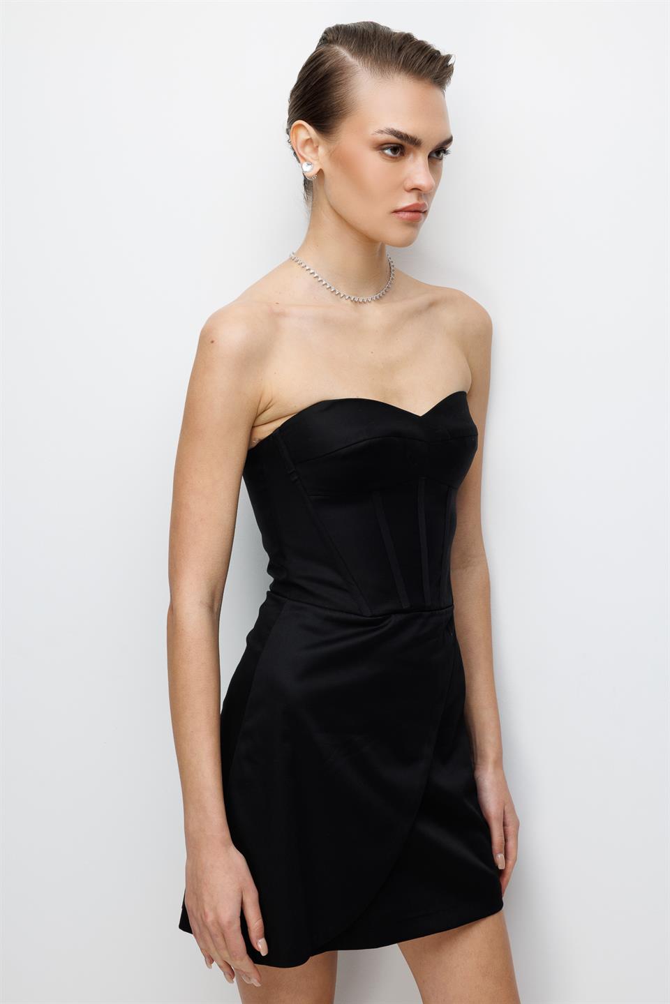 Straplez Yaka Mini Elbise SİYAH