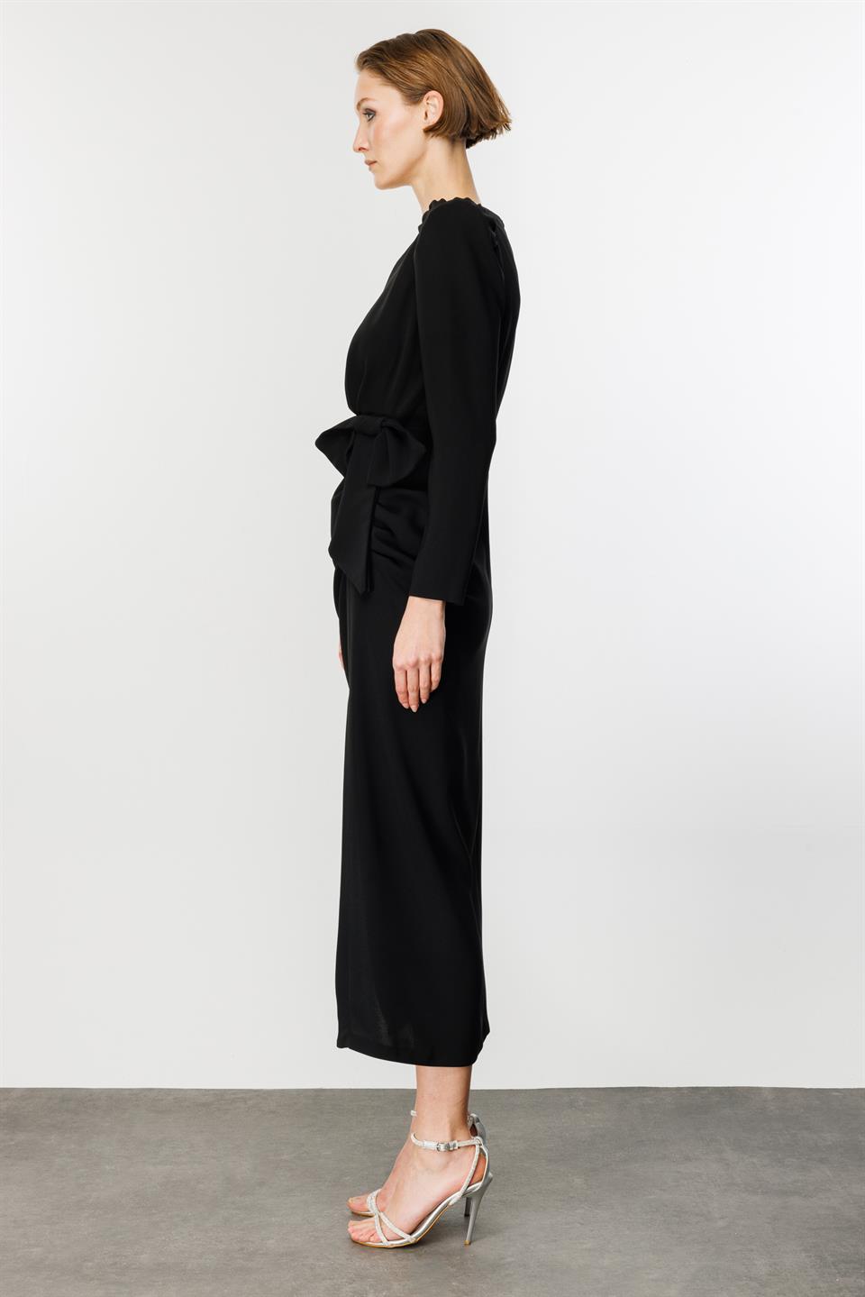 Fiyonklu Elbise SİYAH