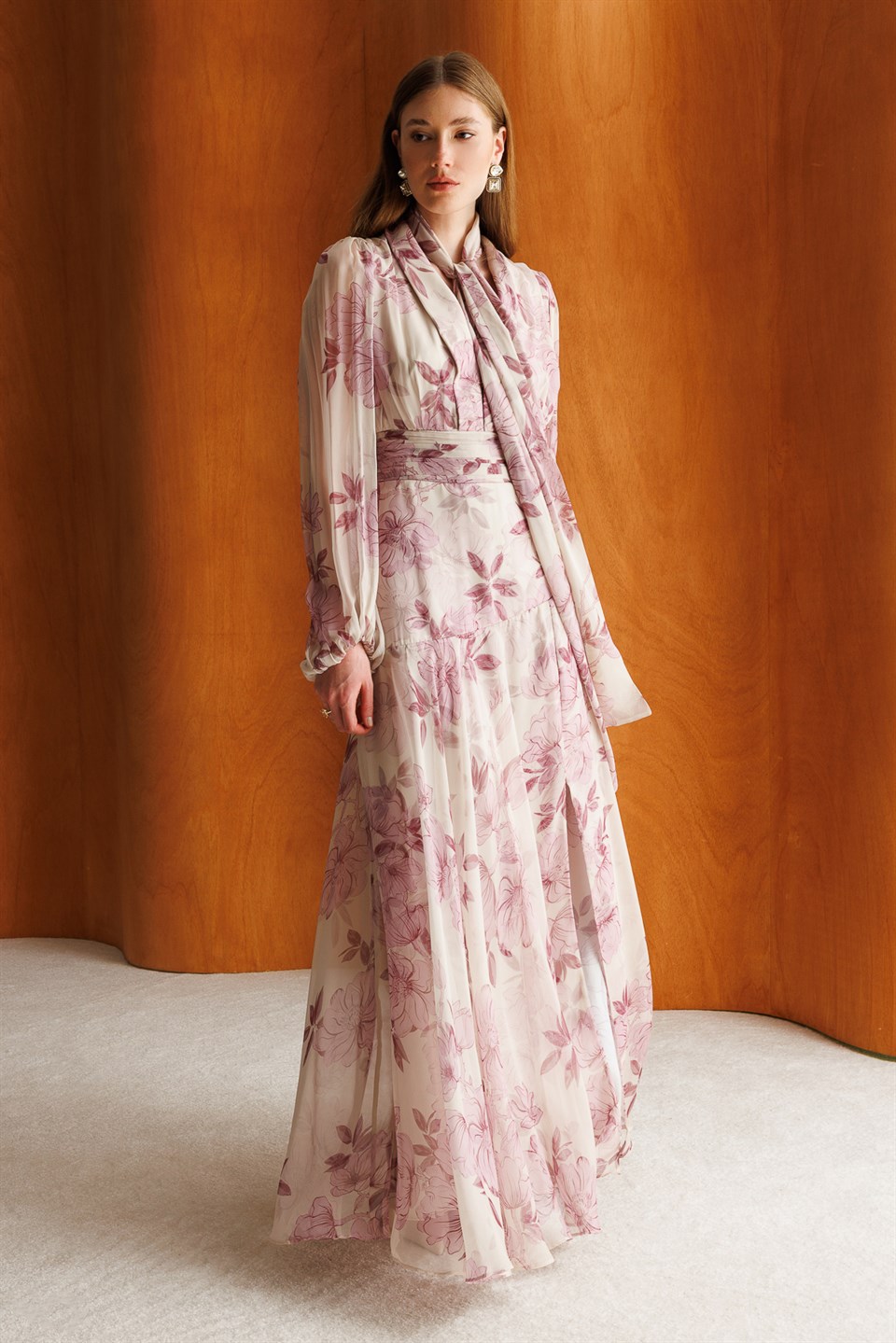 Fular Yaka Desenli Maxi Elbise PUDRA