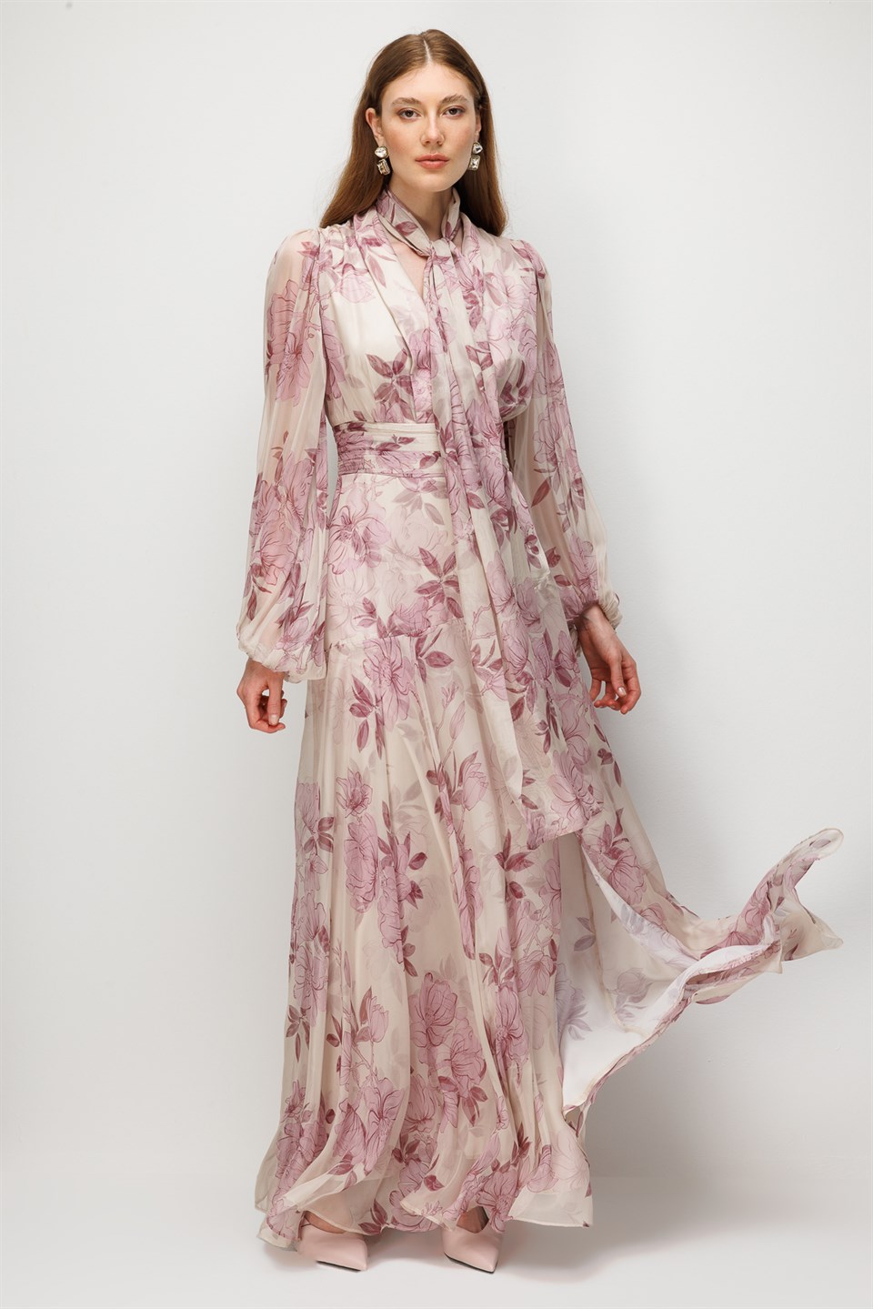 Fular Yaka Desenli Maxi Elbise PUDRA