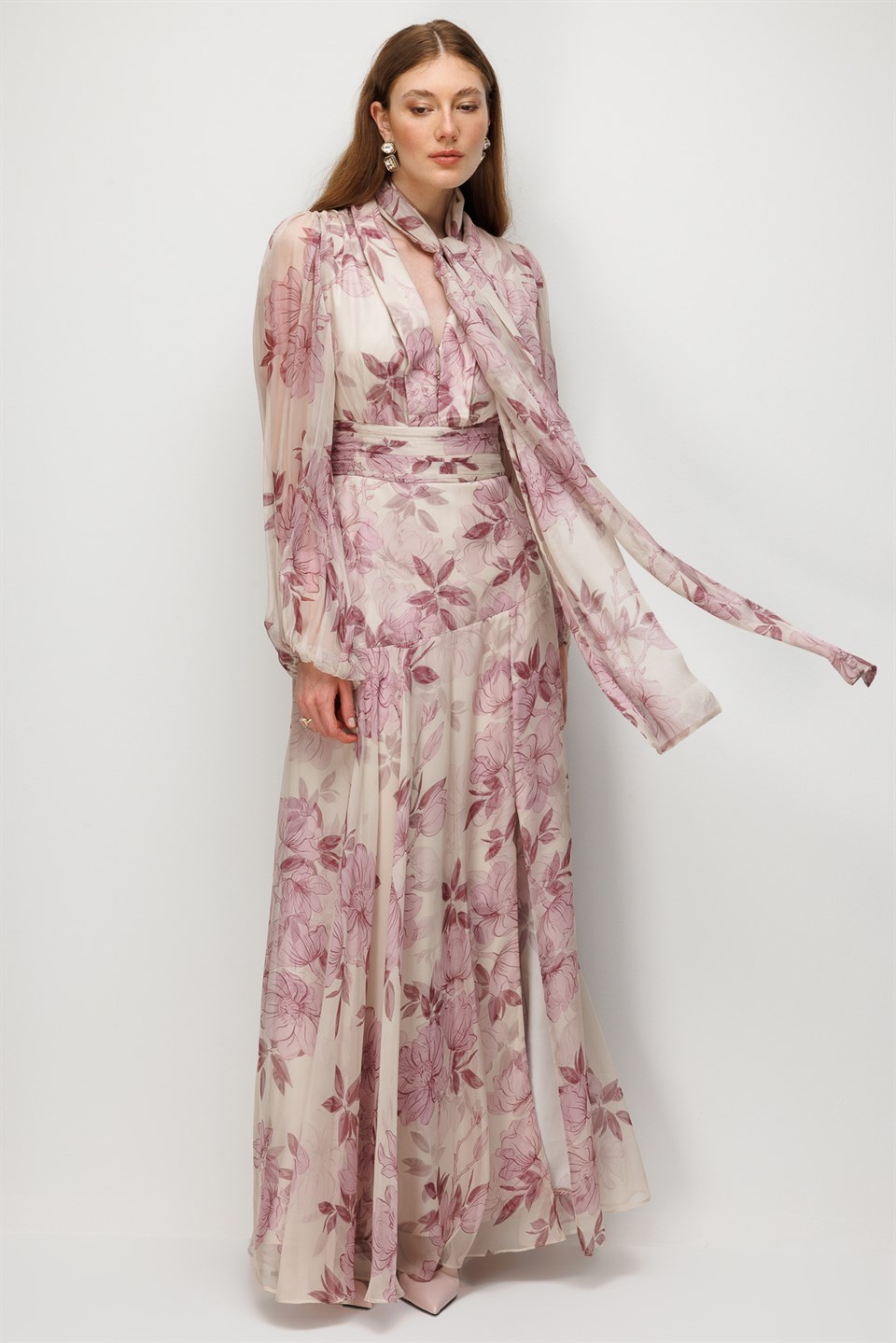 Fular Yaka Desenli Maxi Elbise PUDRA