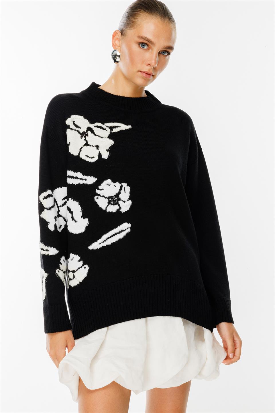 Rose Patterned Long Sleeve Round Neck Sweater